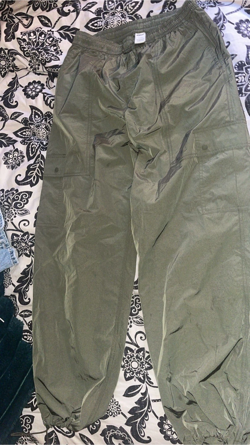 New green parachute pants from pink - photo 2