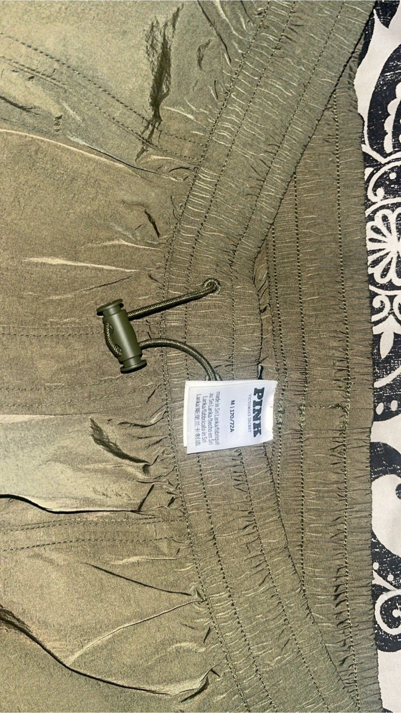New green parachute pants from pink - photo 3