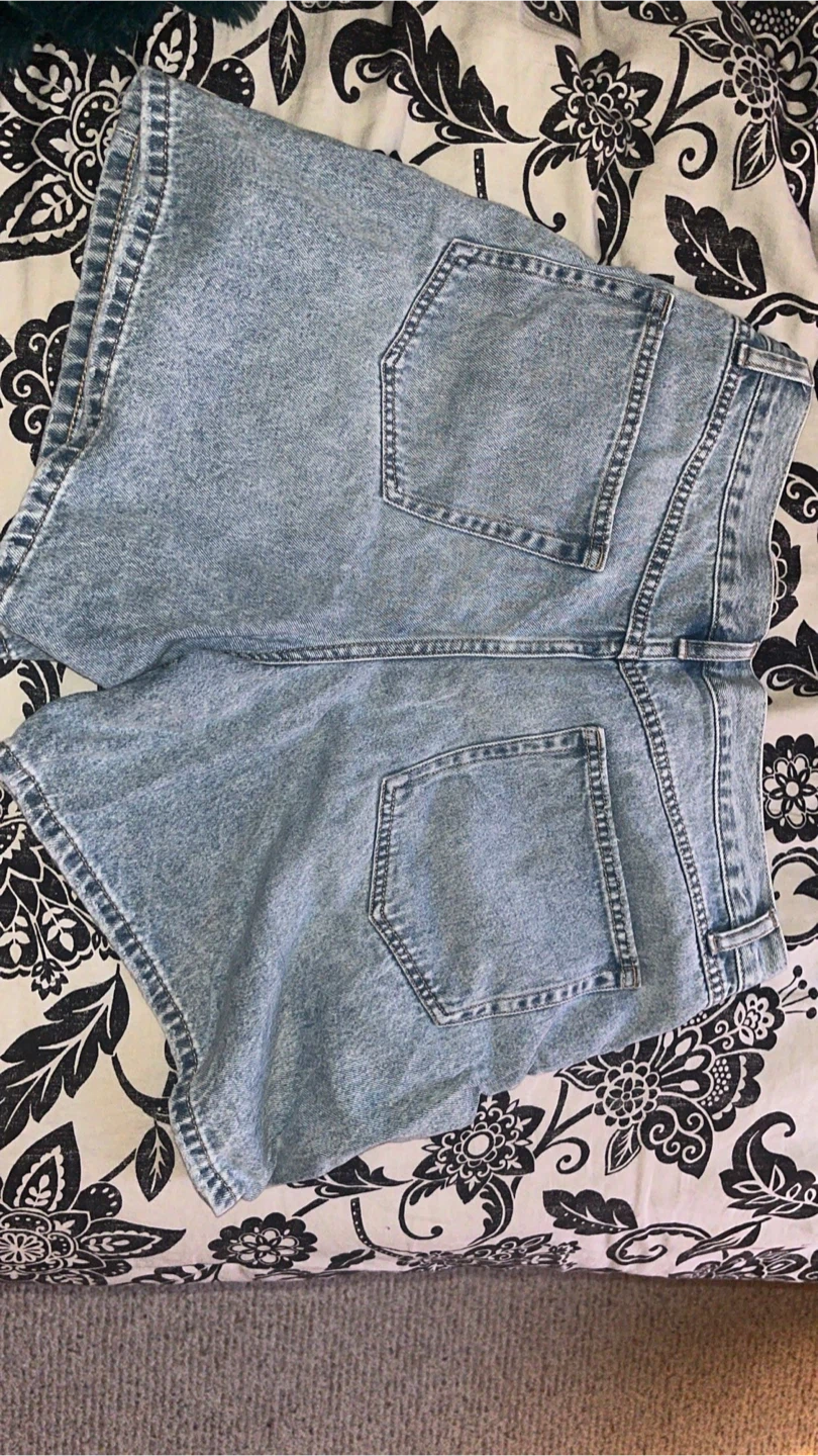 Light Wash Denim Shorts - photo 2