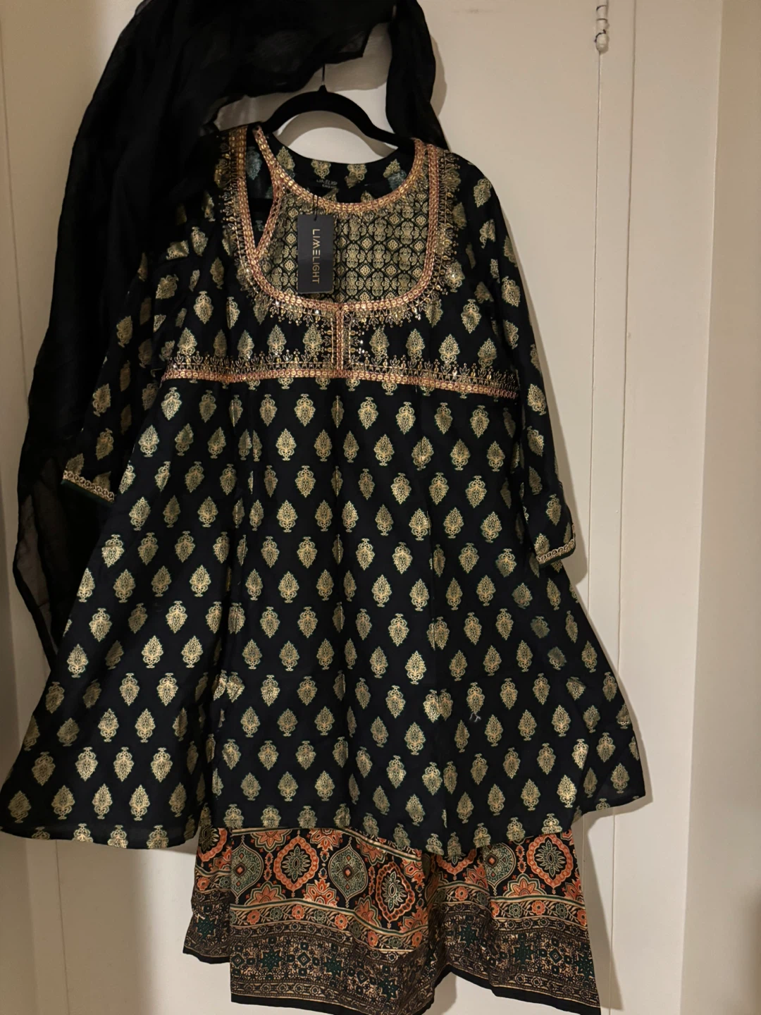 lime light Luxe Elegance Black & Gold Print Kurti Set