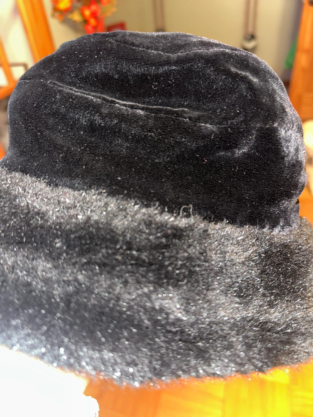 Double sided Black Velvet and Fur Trim Bucket Hat