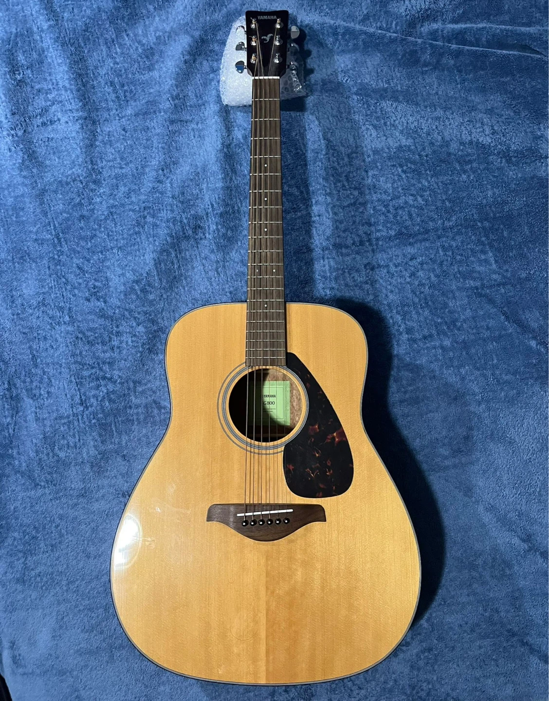 Yamaha FG800 Acoustic Guitar (with thick padding case)