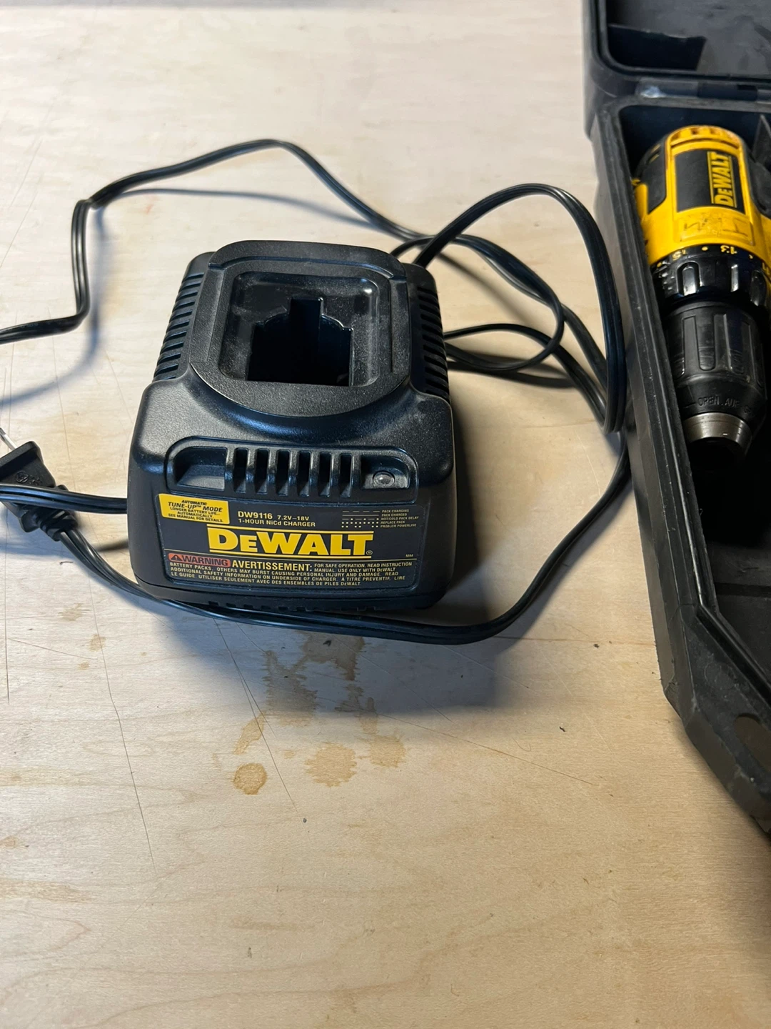 DEWALT Cordless Drill and Impact Driver Combo Kit - photo 2