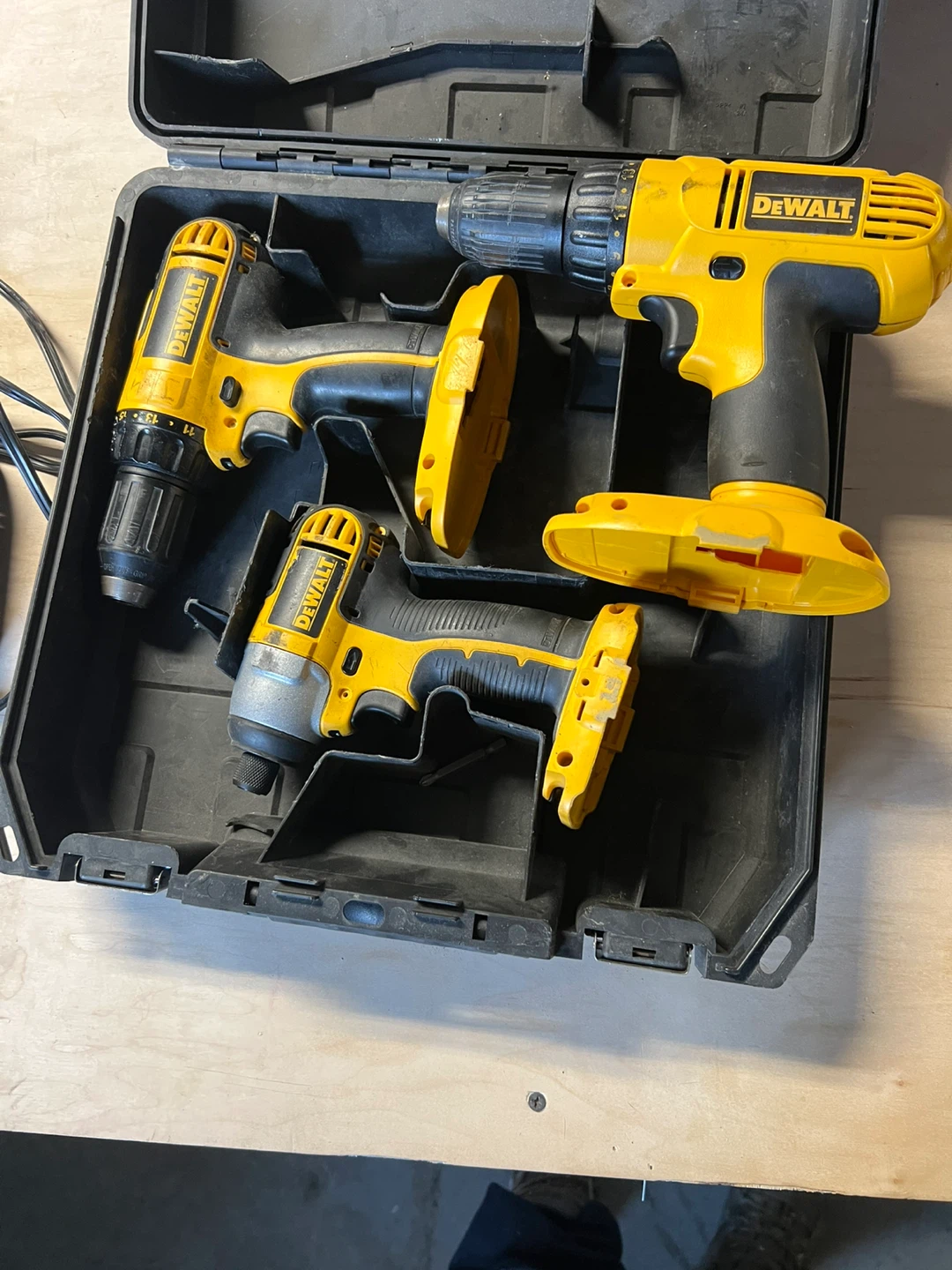 DEWALT Cordless Drill and Impact Driver Combo Kit - photo 4