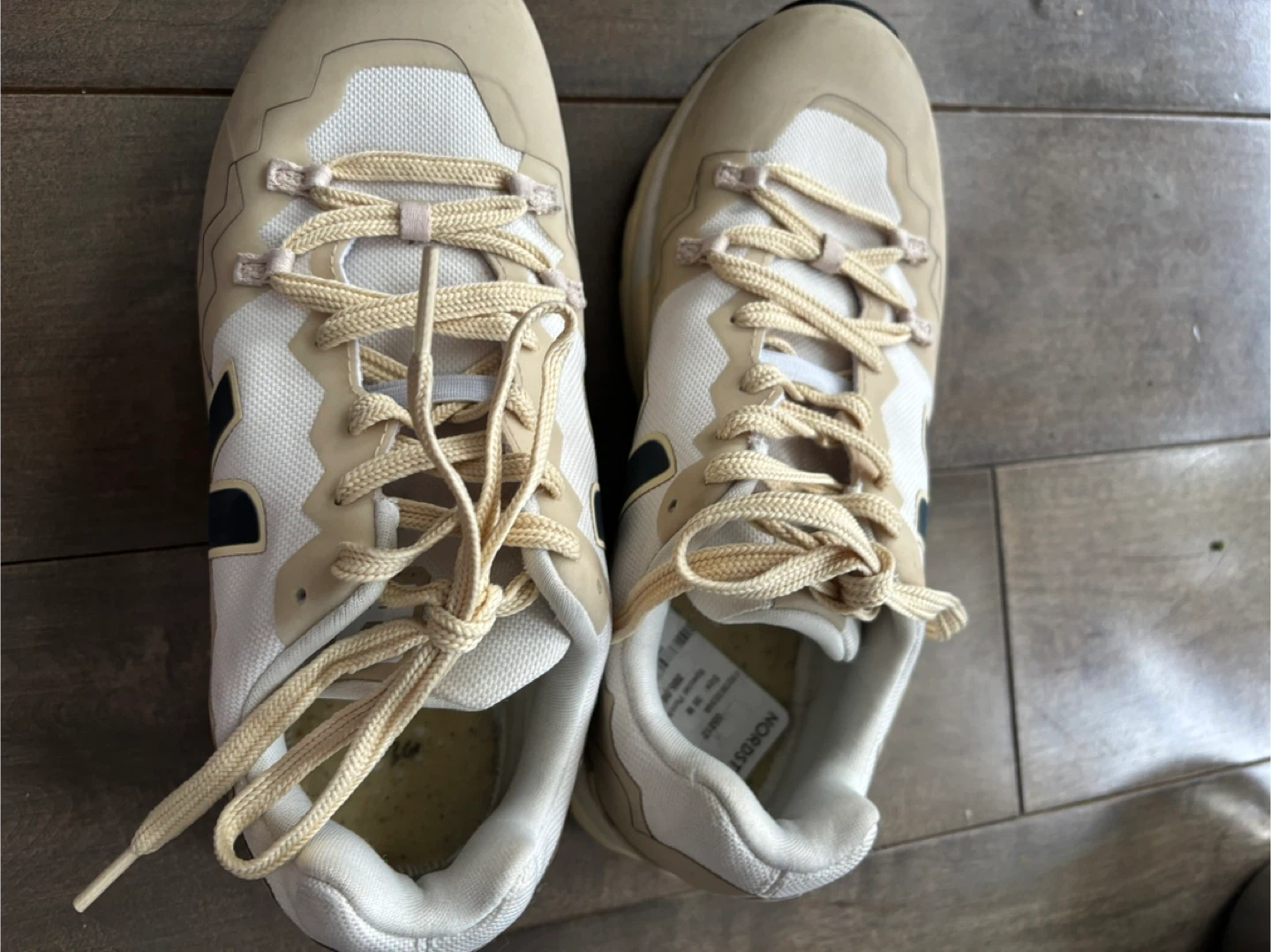Veja V-10 Sneakers - photo 3
