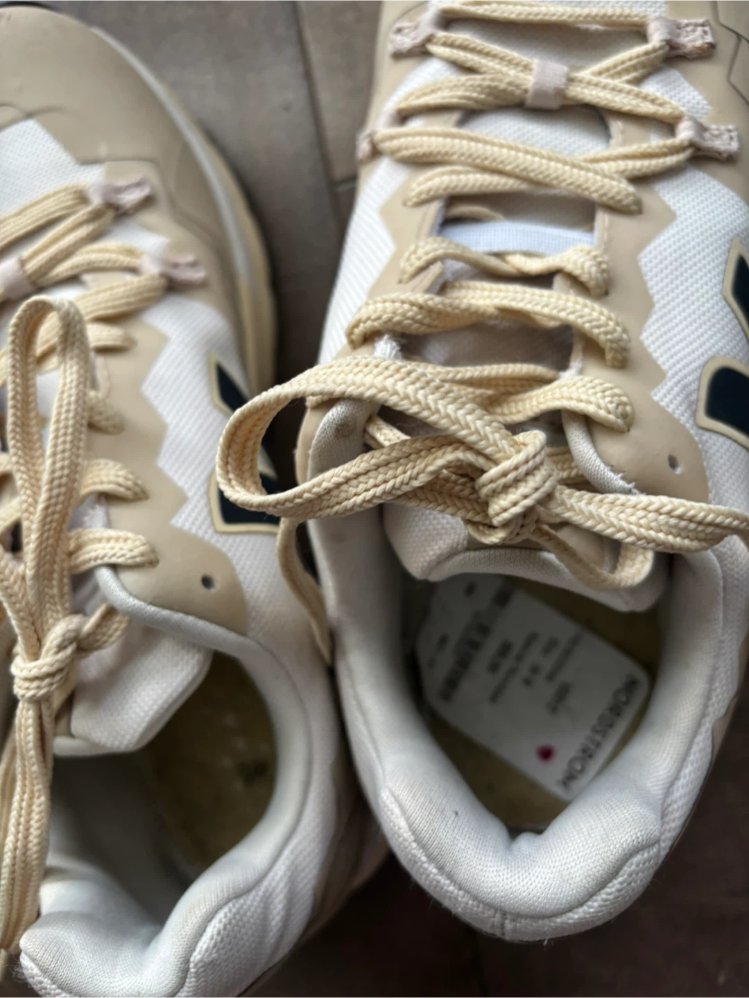 Veja V-10 Sneakers - photo 2