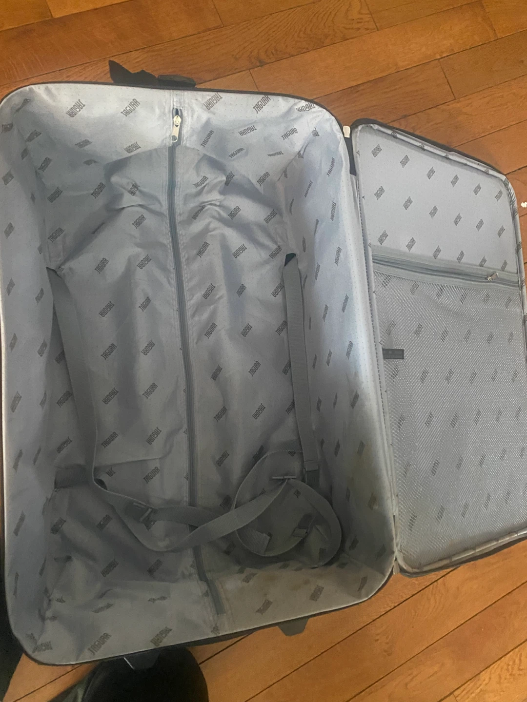Jaguar Black Rolling Suitcase - photo 3