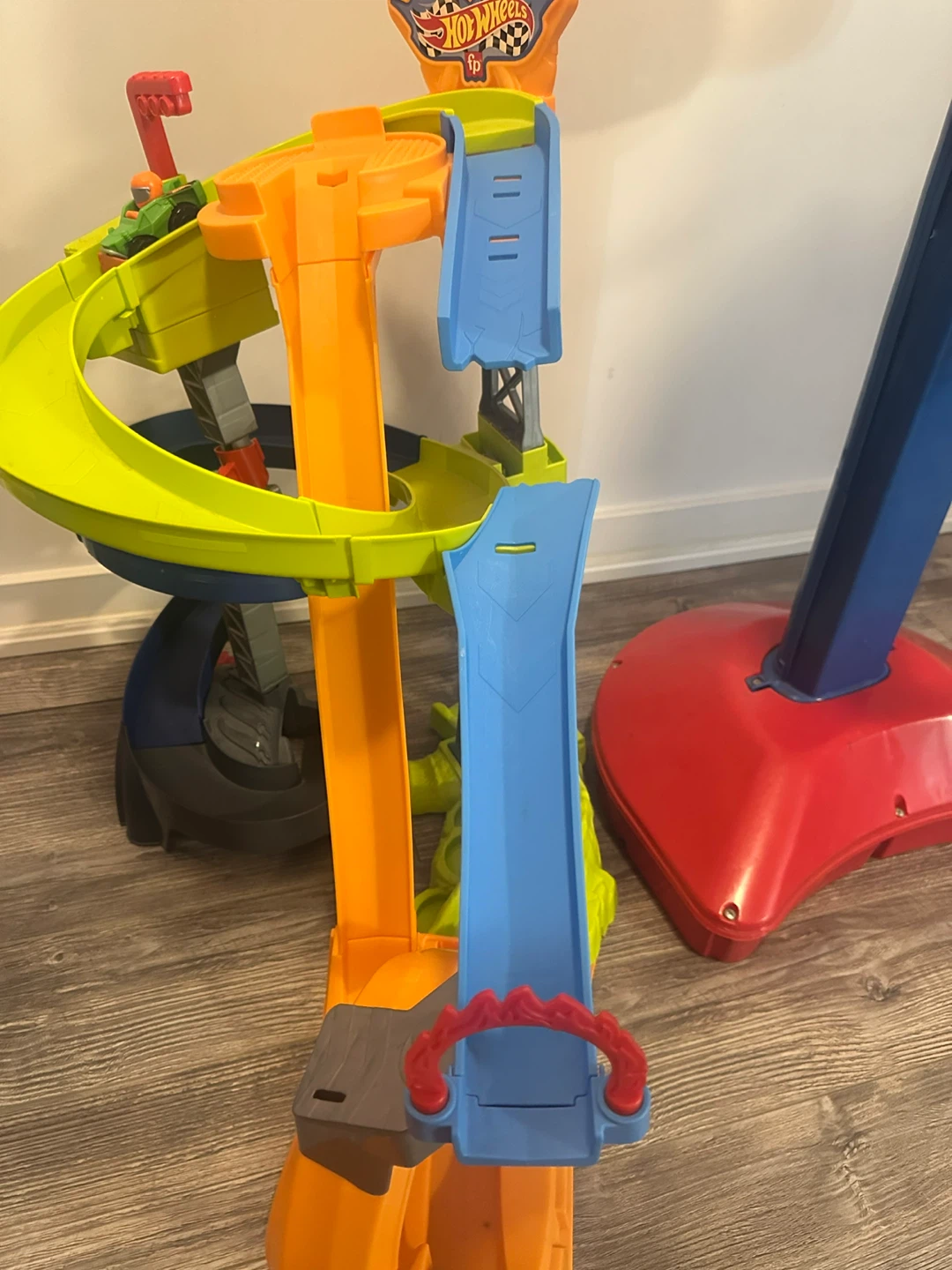 Hot Wheels Multi-Level Track Set