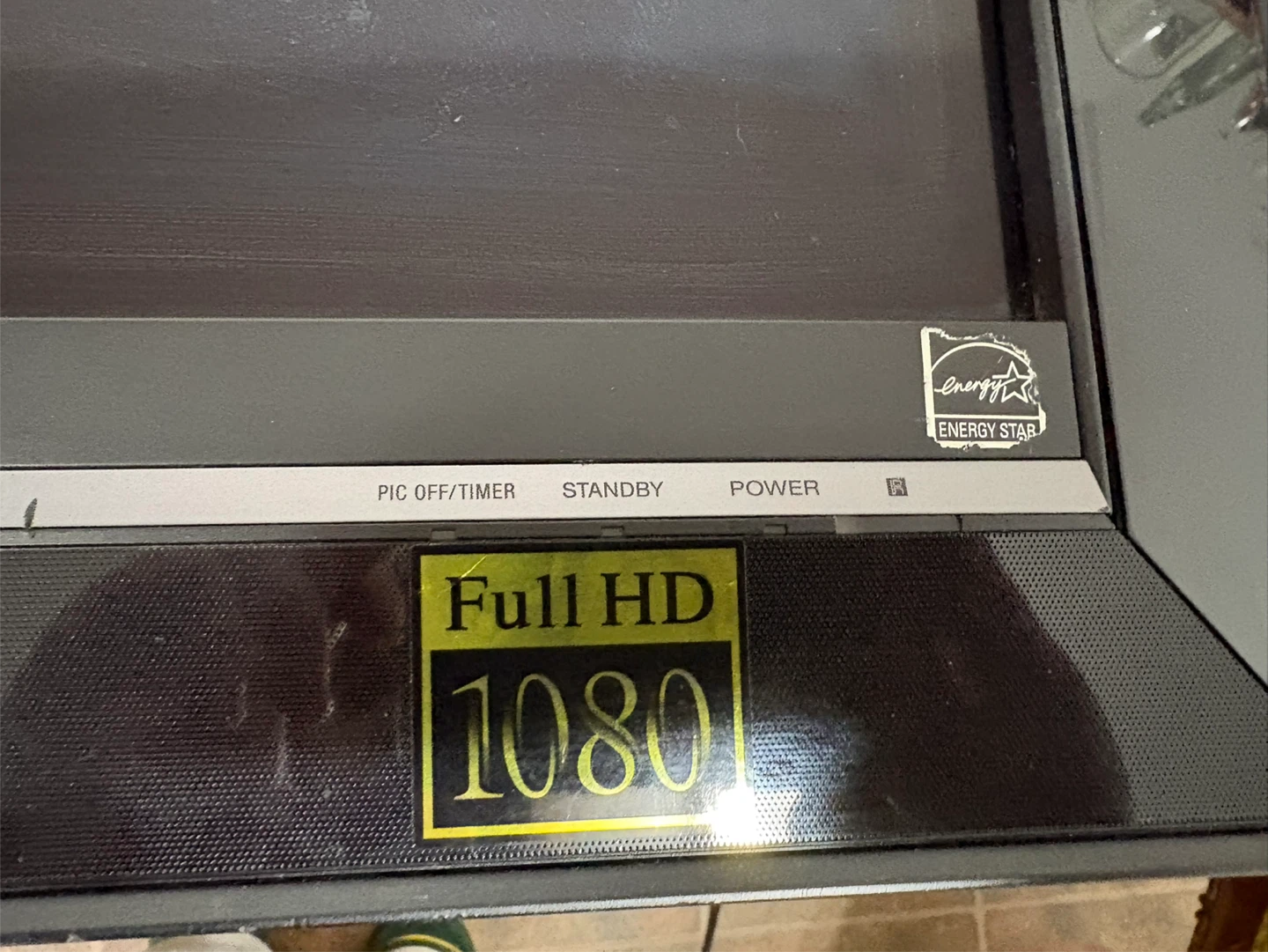 Sony BRAVIA KDL-40V3000 40-inch Full HD 1080p LCD TV - photo 2