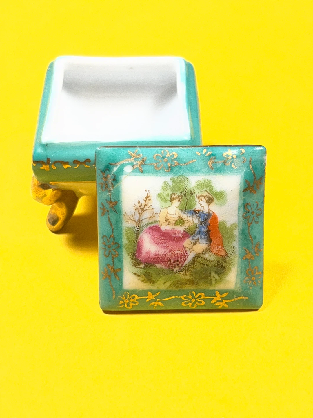 Vintage Porcelain Trinket Box - photo 4