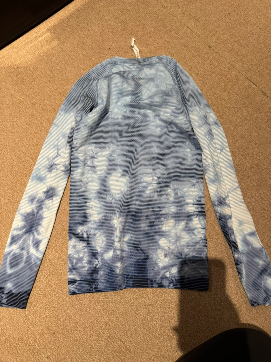 Lululemon Long Sleeve Shirt Size 4 - photo 2