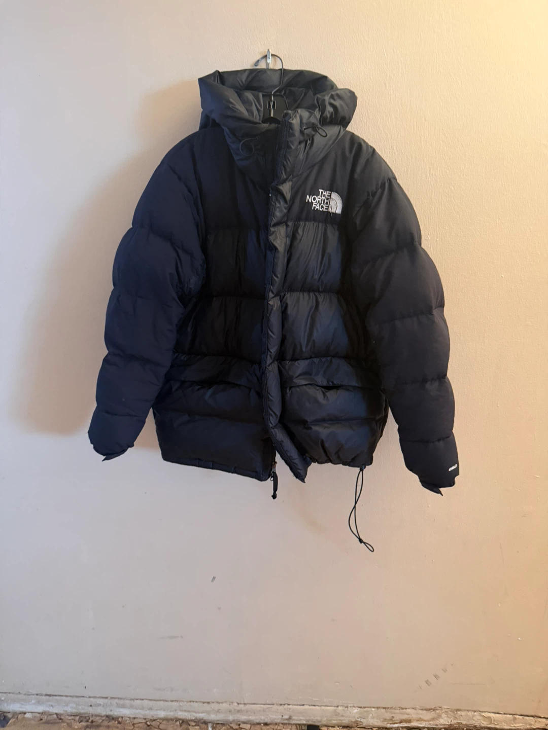 The North Face Puffer Jacket - Men's Medium - Black