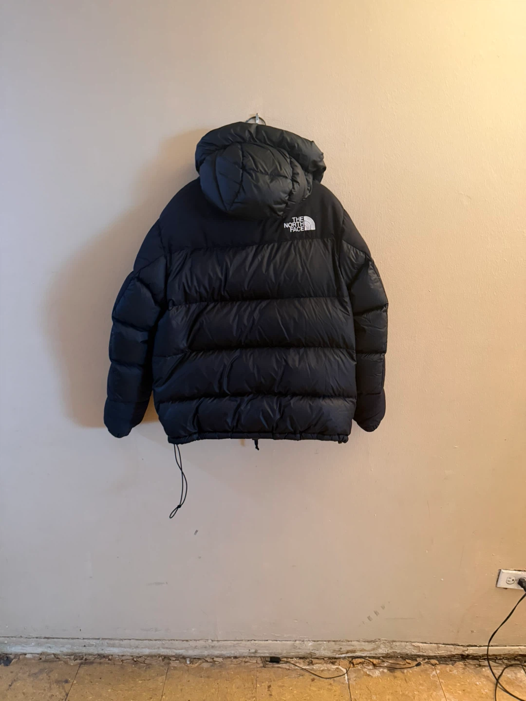 The North Face Puffer Jacket - Men's Medium - Black - photo 3