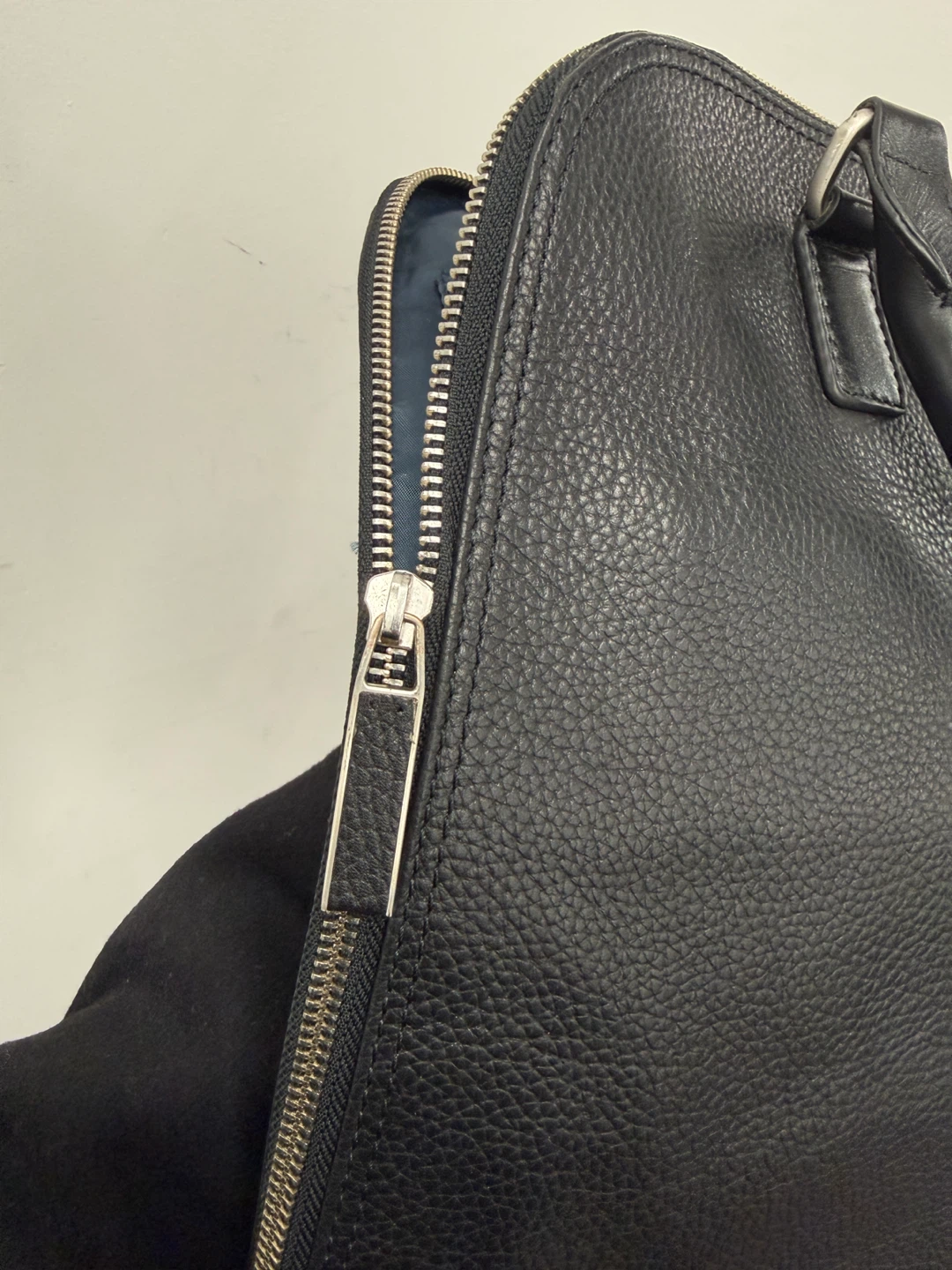 Bugatti Black Leather laptop bag - photo 5
