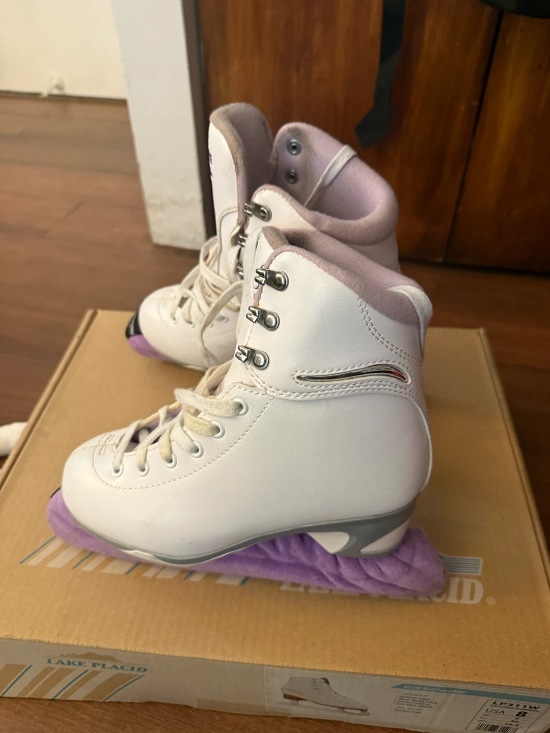 Jackson ice figure skating- girl size 4 - photo 2