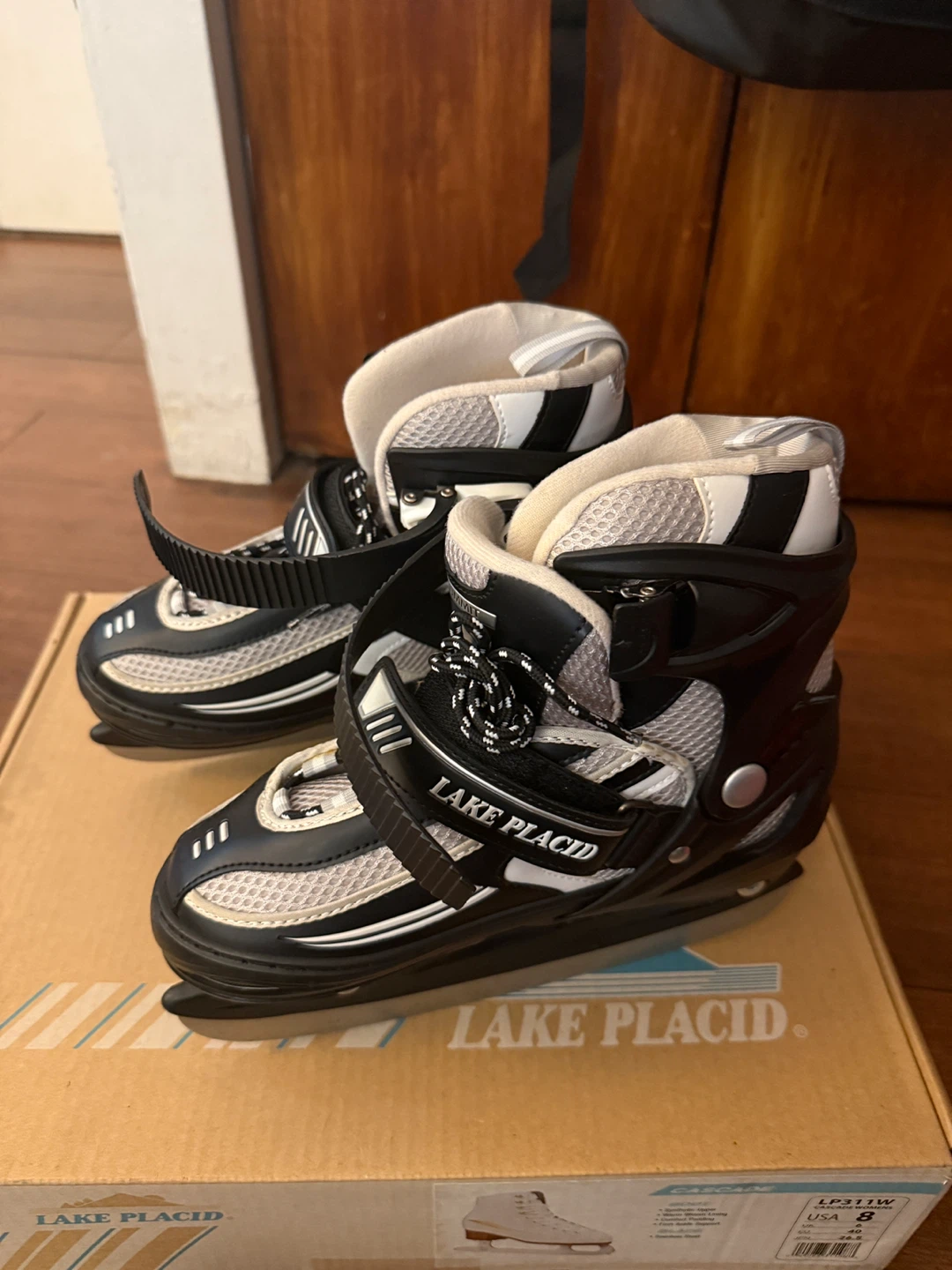 Lake Placid Ice Skates - Youth Size 1-4 - photo 2