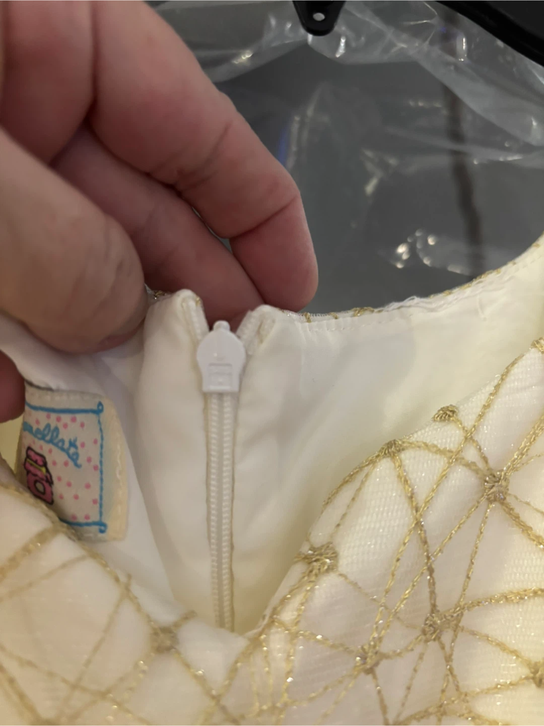 SIZE 16 ~ Beautiful Girl’s Ivory Dress/Gown. ~ Make an offer 😊 - photo 3