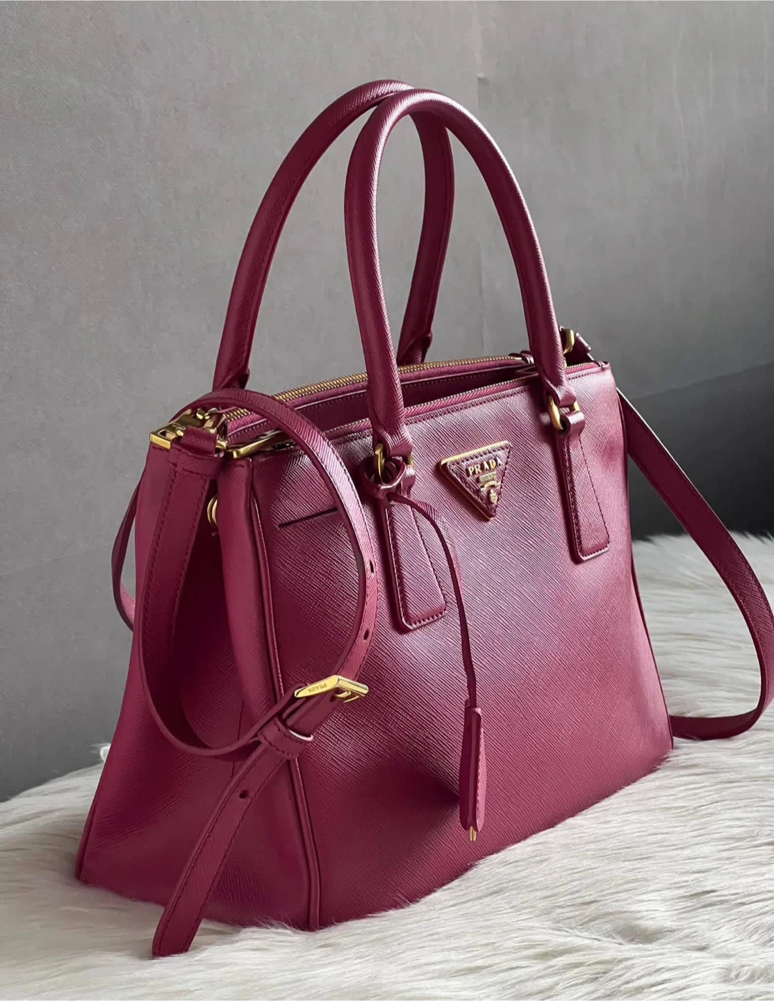 FOR SALE ✨PRE-LOVED  Prada Saffiano Lux Medium Galleria Zip Tote - photo 2