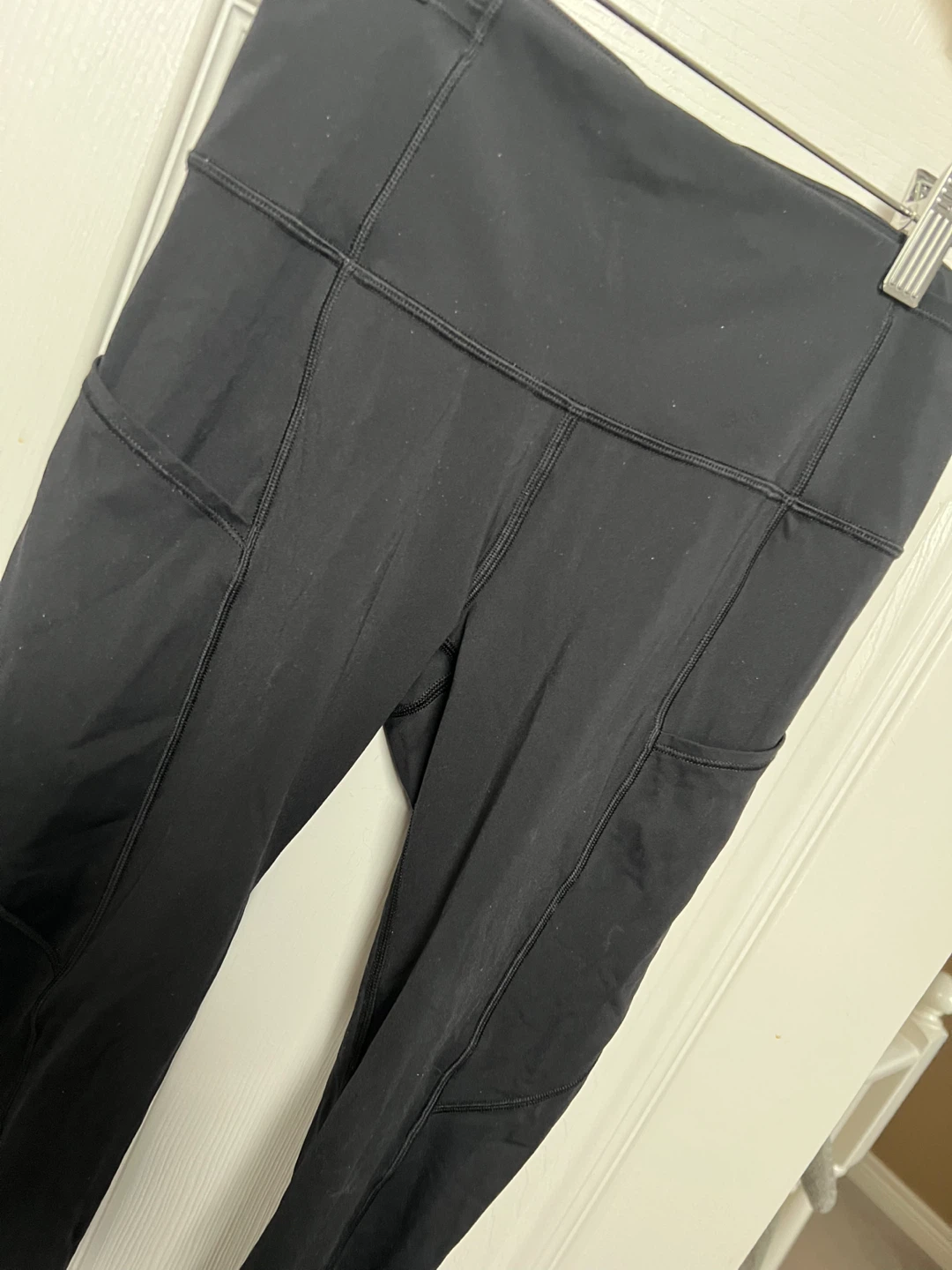 Lululemon Black Crop Leggings Size 4 - photo 2