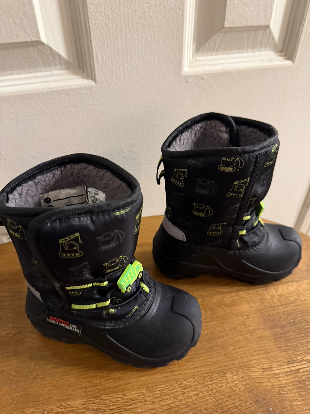 Kids' Black Waterproof Winter Boots Size 7 - photo 2