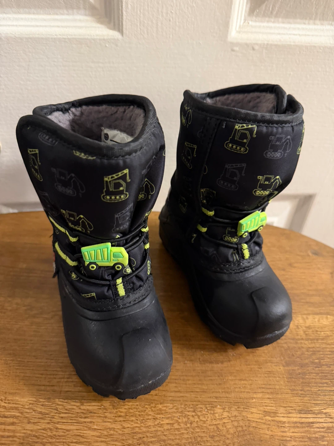 Kids' Black Waterproof Winter Boots Size 7