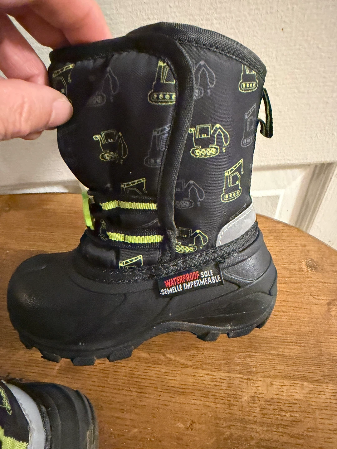 Kids' Black Waterproof Winter Boots Size 7 - photo 3