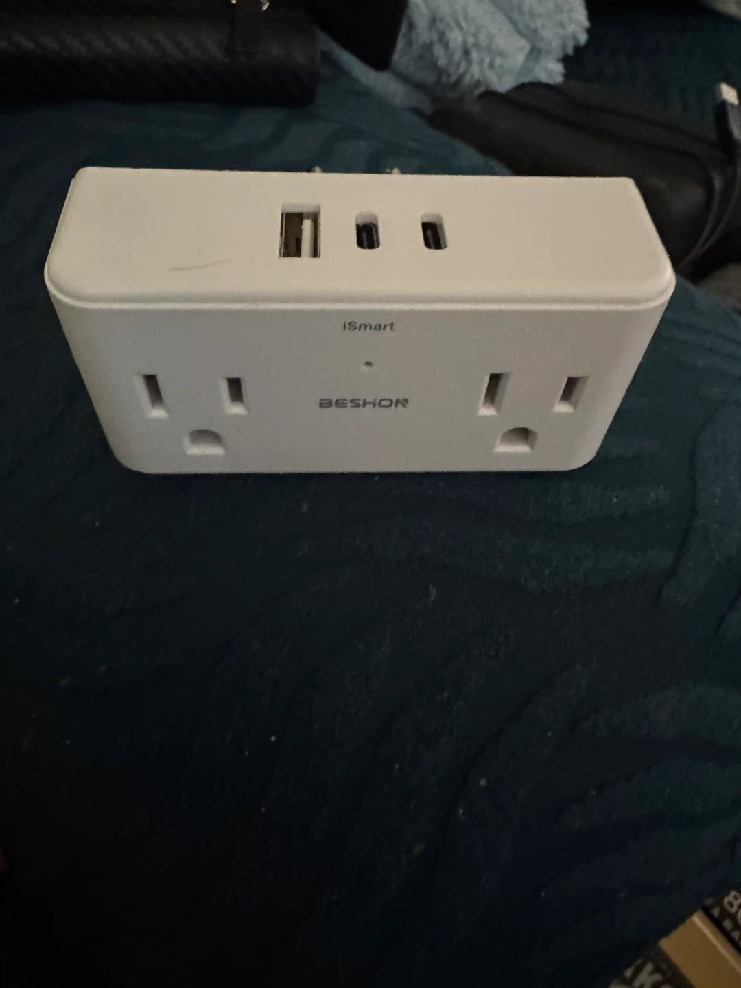 BESHON 3-Outlet Wall Tap with 2 USB-C and 1 USB-A Ports - photo 2