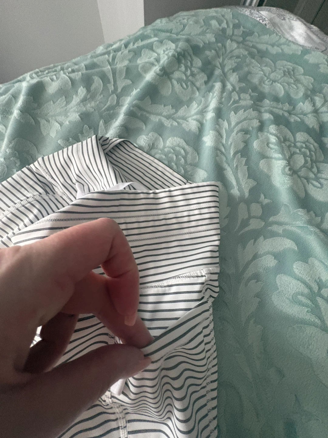 Halara Striped Joggers Size M - photo 3