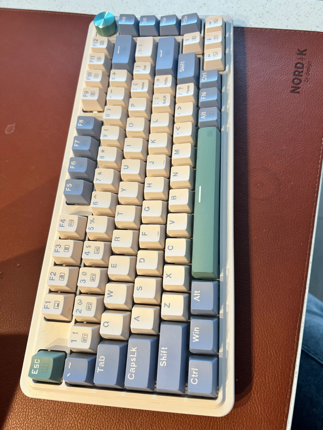 MUST GO BY MONDAY! Wireless mechanical keyboard - photo 2