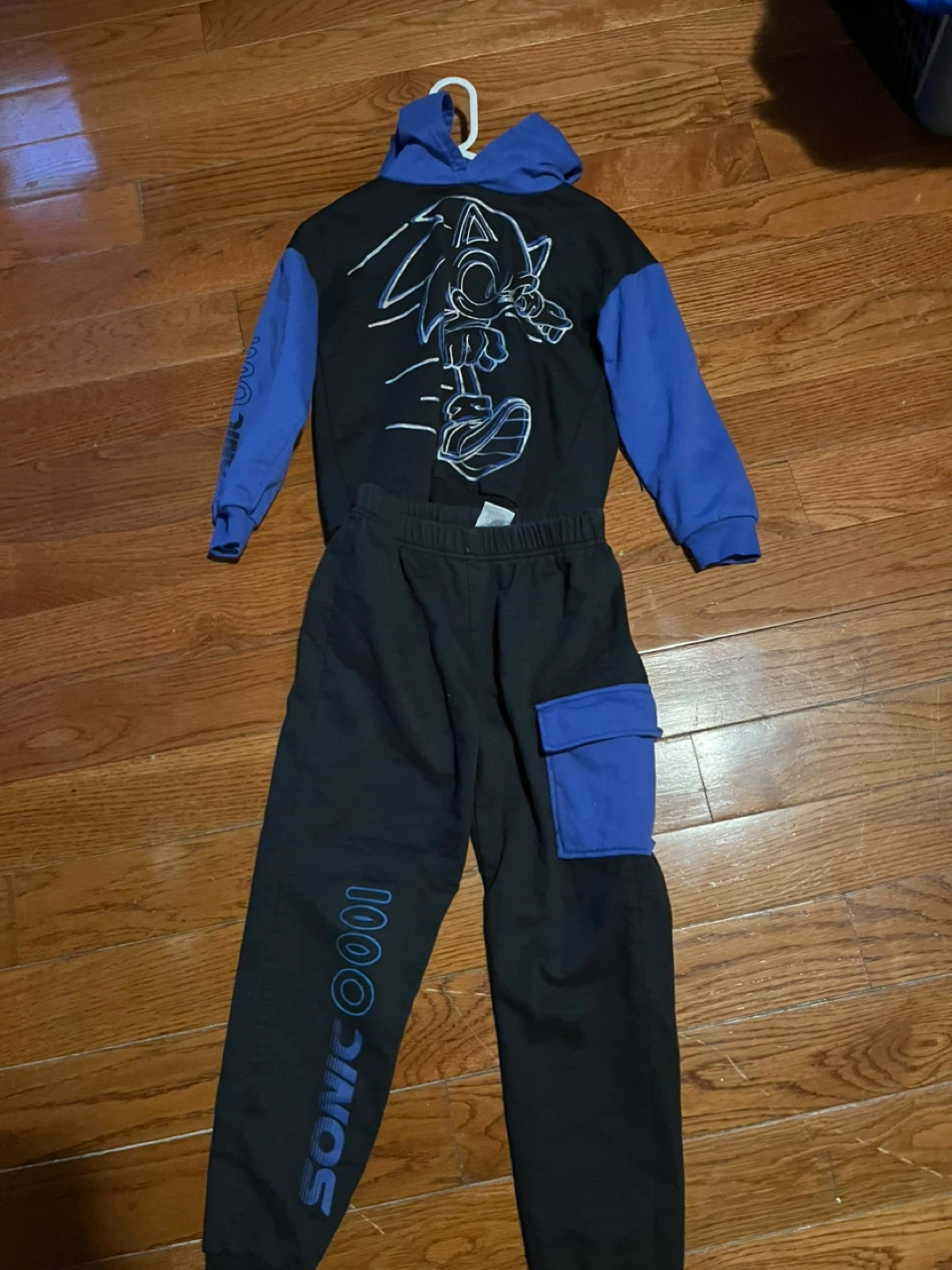 Sonic the hedge hogs sweat suit and Nike sweats