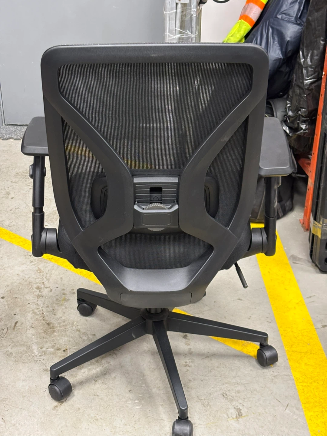 Black Mesh Back Office Chair with Adjustable Arms - photo 2