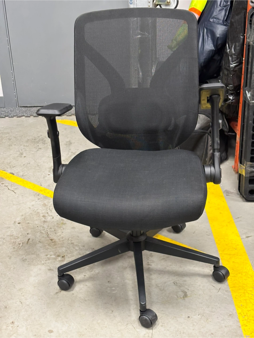 Black Mesh Back Office Chair with Adjustable Arms - photo 3