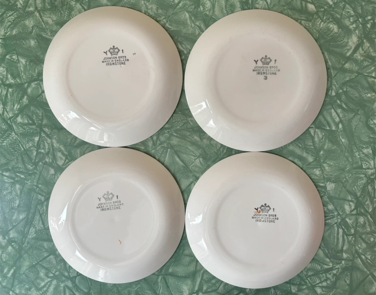 🥕 Vintage Johnson Bros. Ironstone Plates - Set of 4 - photo 3
