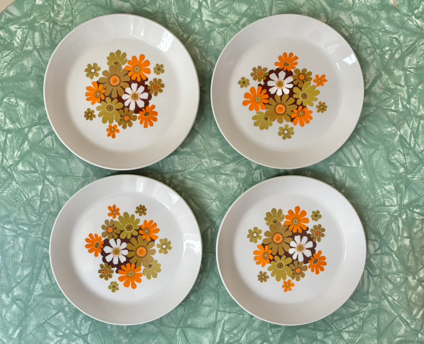 🥕 Vintage Johnson Bros. Ironstone Plates - Set of 4 - photo 2