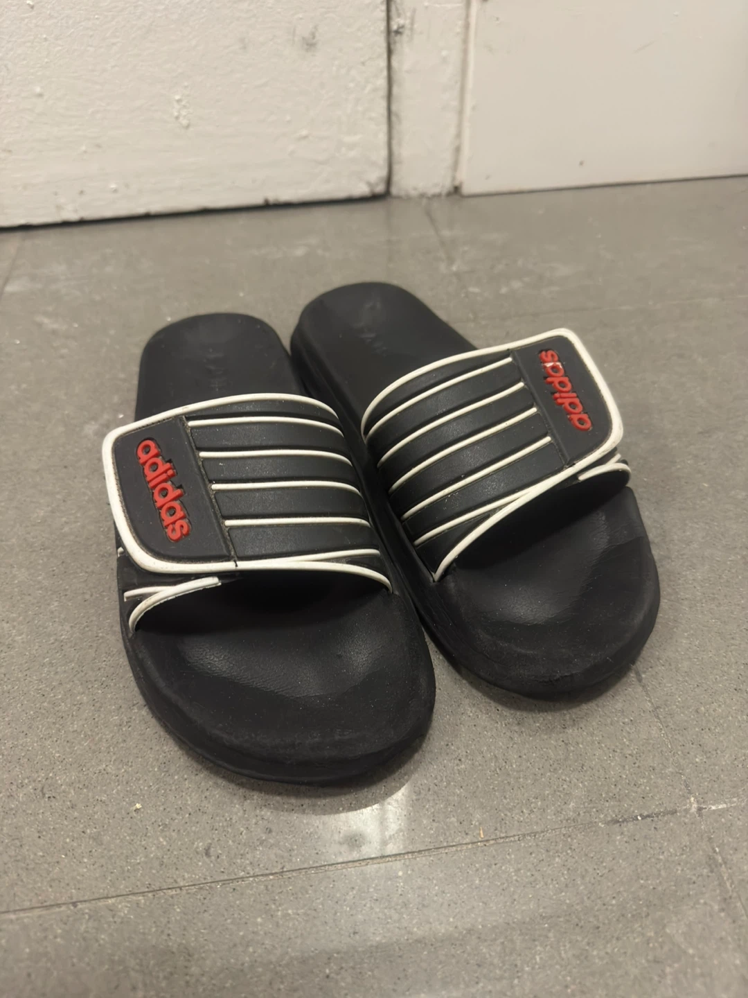 Adidas slides Mens US 10 - photo 2