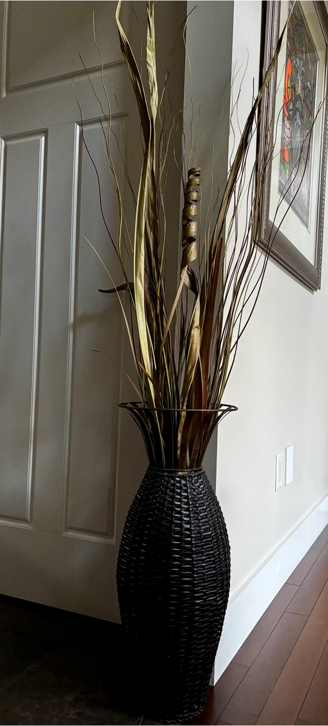 🥕 Tall Woven Basket Vase with Dried Grasses