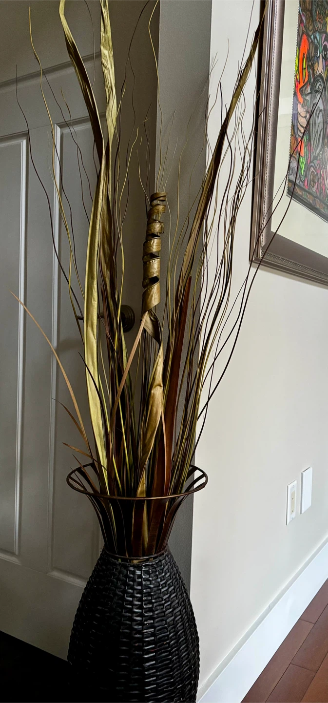 🥕 Tall Woven Basket Vase with Dried Grasses - photo 2