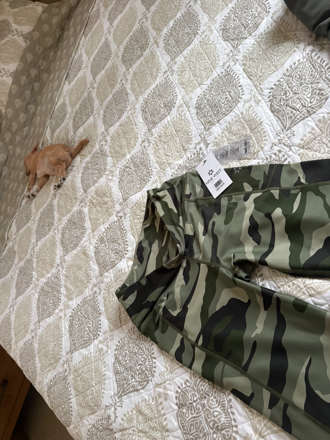 Nine West Active Camo Capri Leggings - photo 5