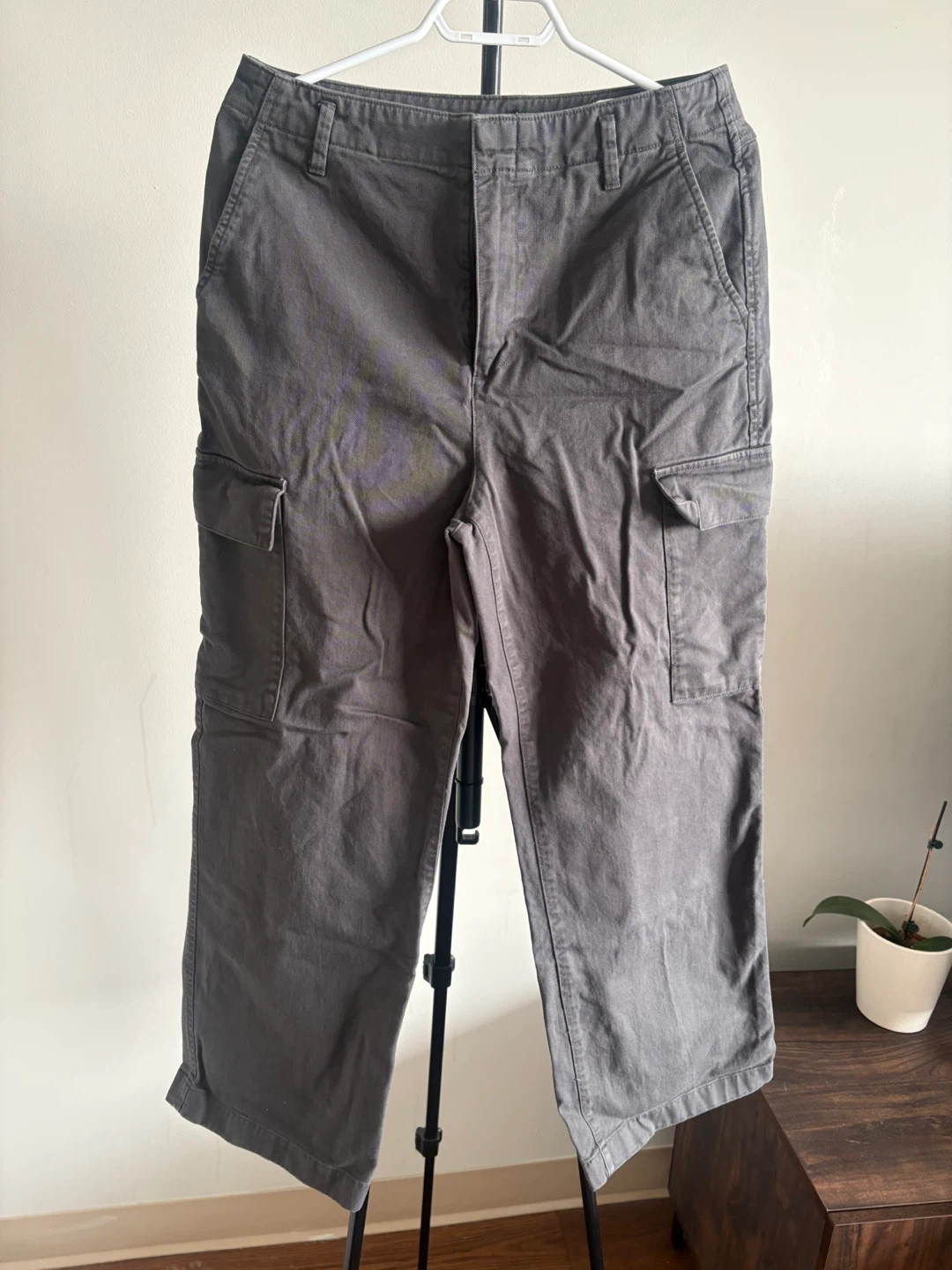 GAP Loose Khaki Cargo Pants Size 6 - photo 3