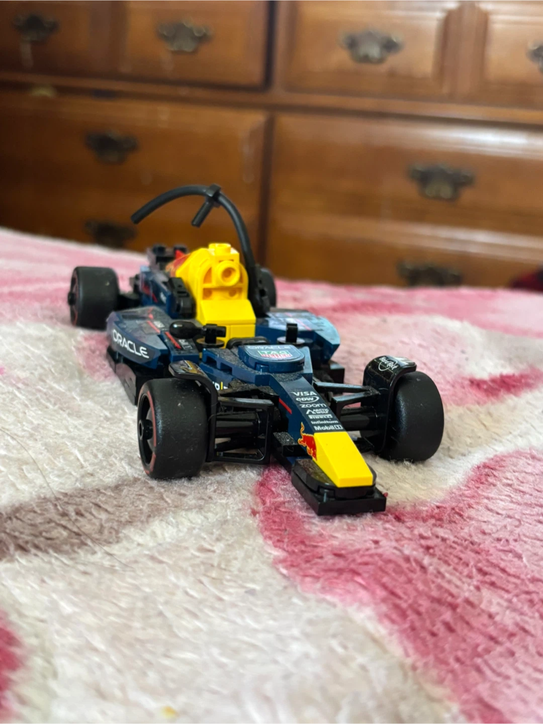 LEGO Red Bull Racing RB18 F1 Car Toy - photo 3