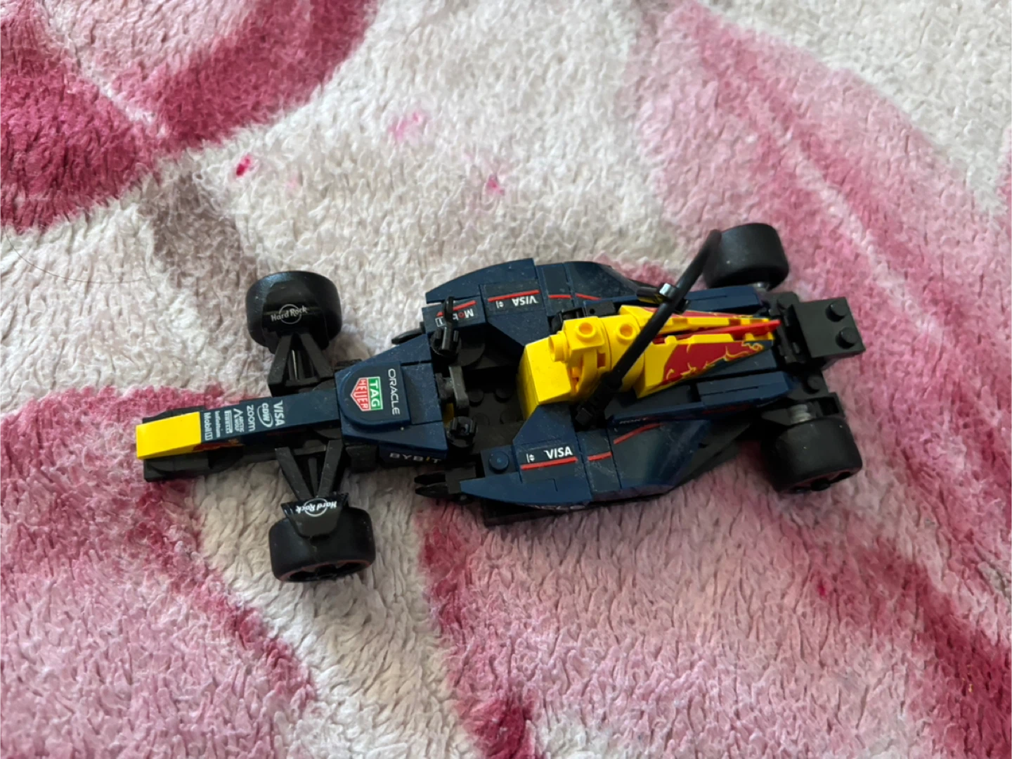 LEGO Red Bull Racing RB18 F1 Car Toy - photo 2