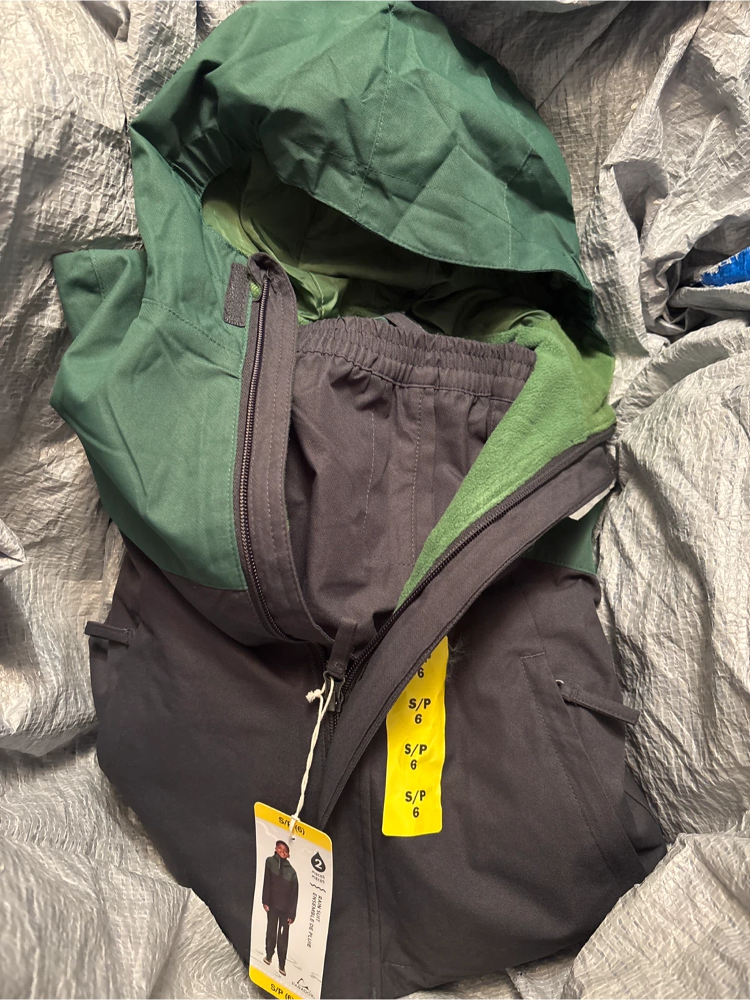 Paradox Kids Rain Suit - Size S/P (6)