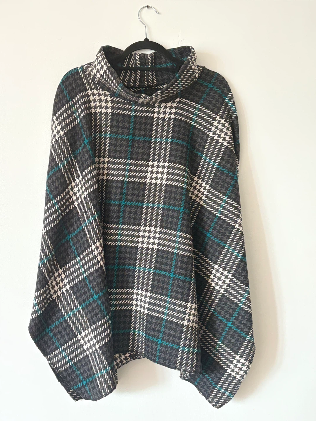 🤍Turtleneck Poncho with Plaid Pattern💗