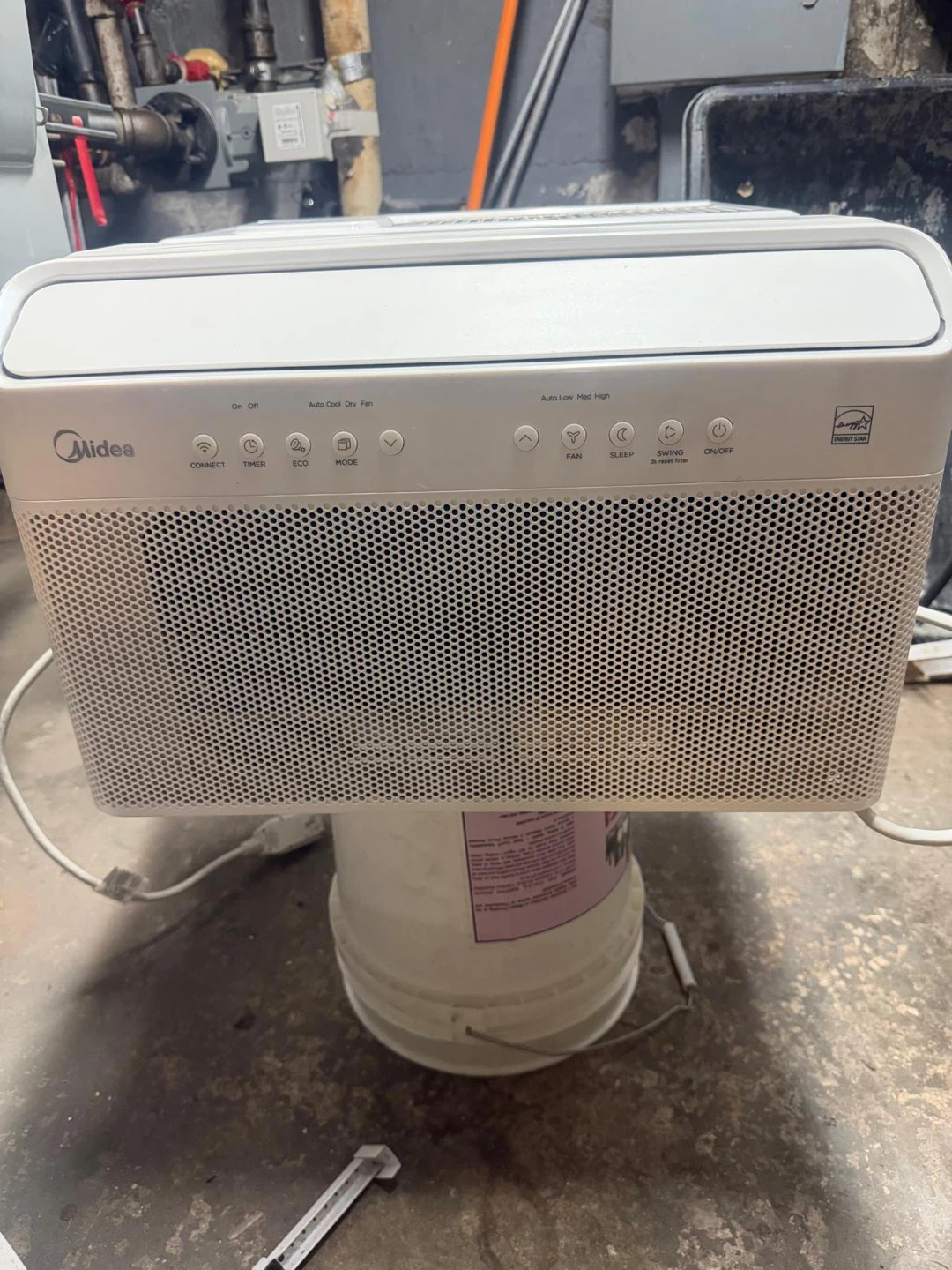 Midea 8,000 BTU Window Air Conditioner - photo 5