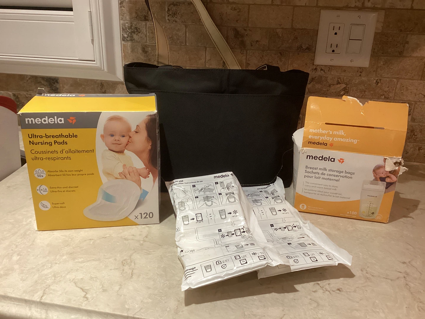MEDELA FREESTYLE BREASTFEEDING PUMP & EXTRAS (SEE DETAILS) - photo 2