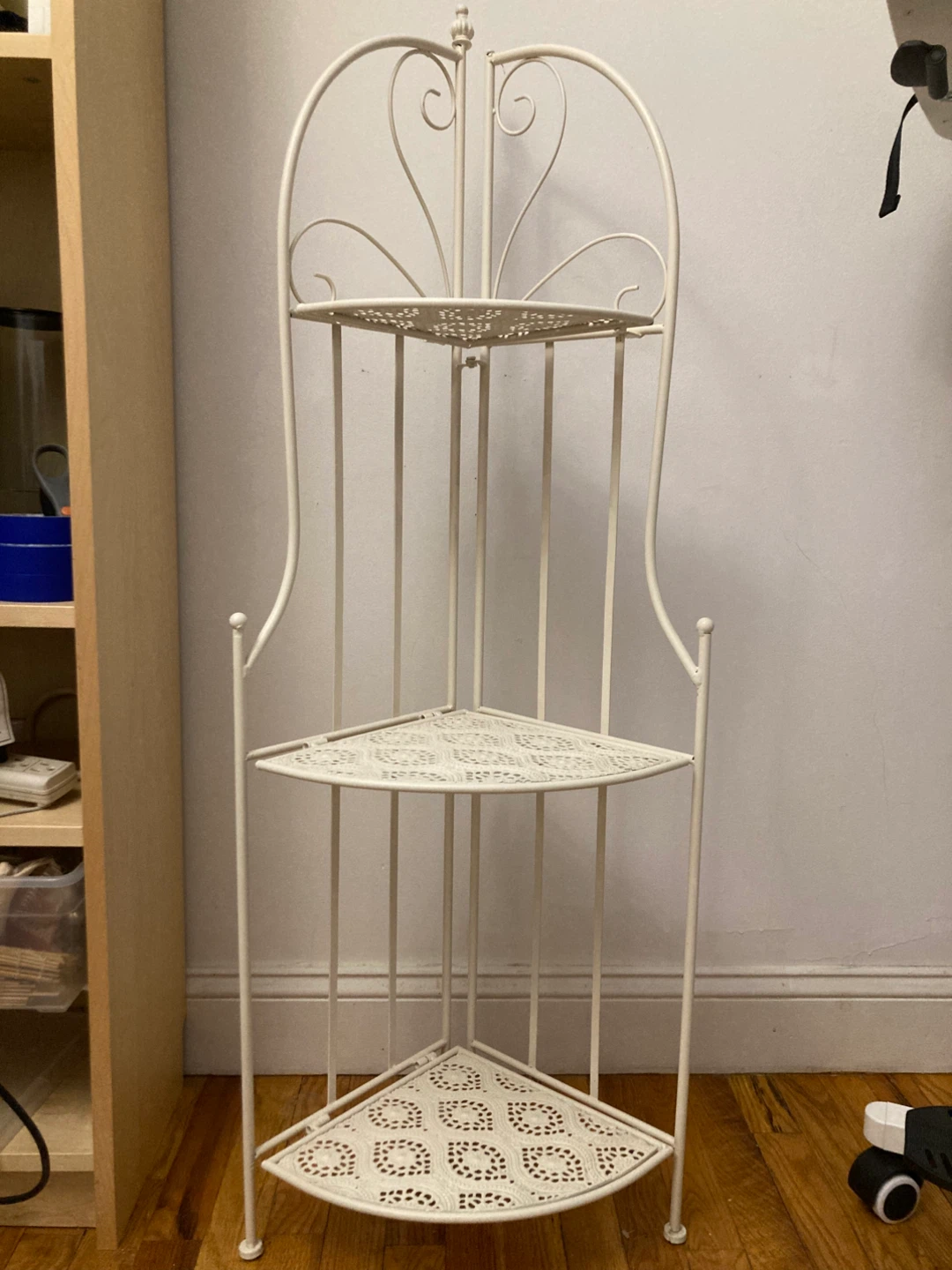 White Metal Corner Shelf Stand - photo 4