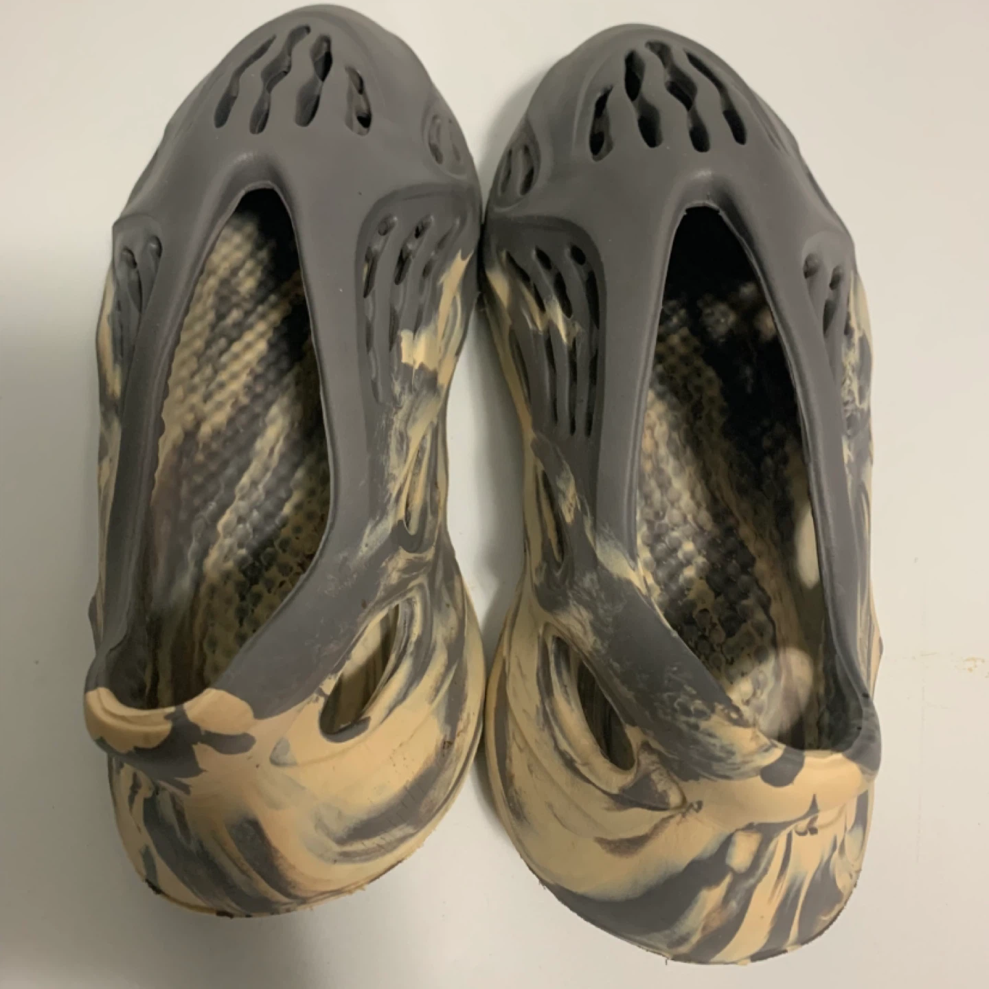 Yeezy Foam Runner Shoes~size 10 US