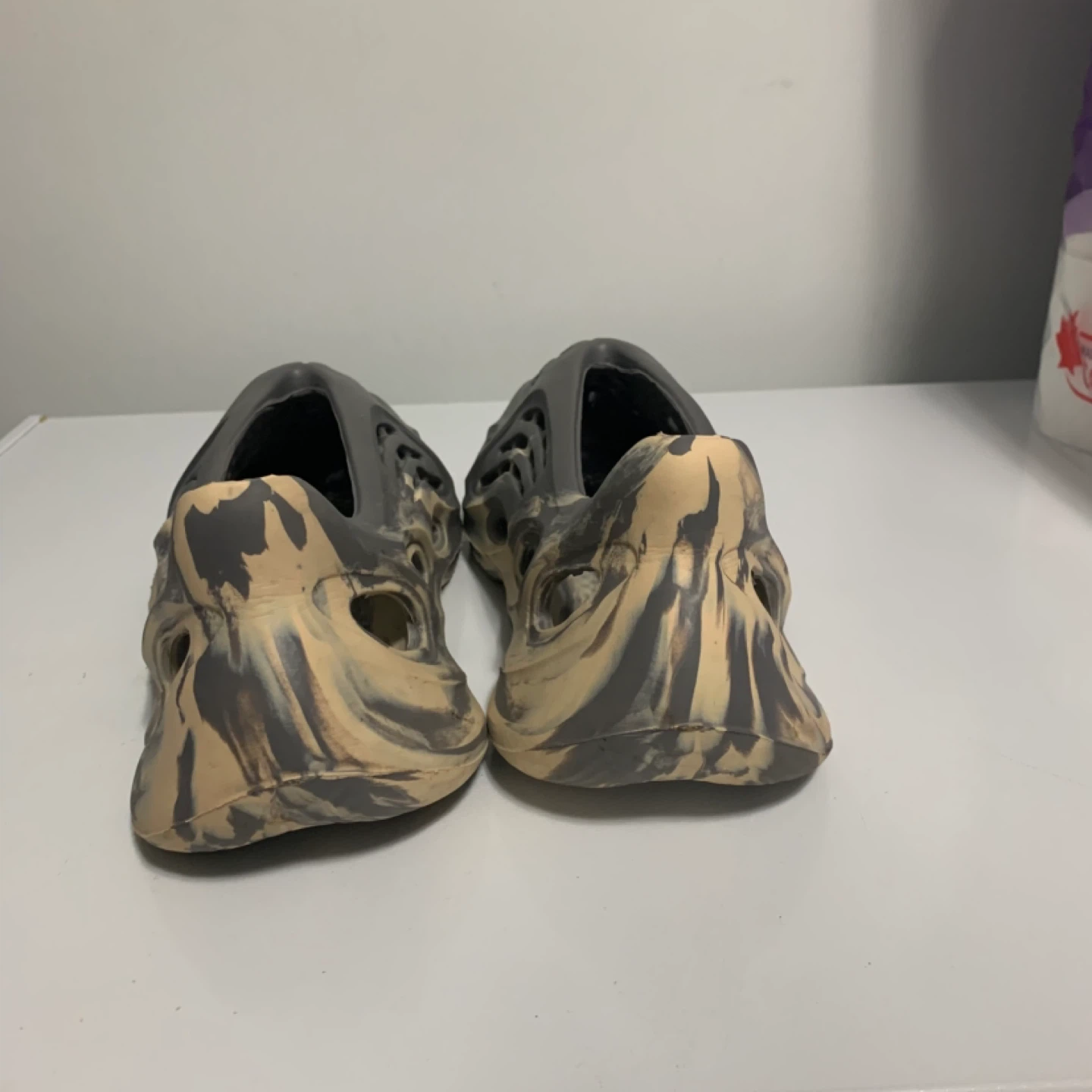 Yeezy Foam Runner Shoes~size 10 US - photo 2
