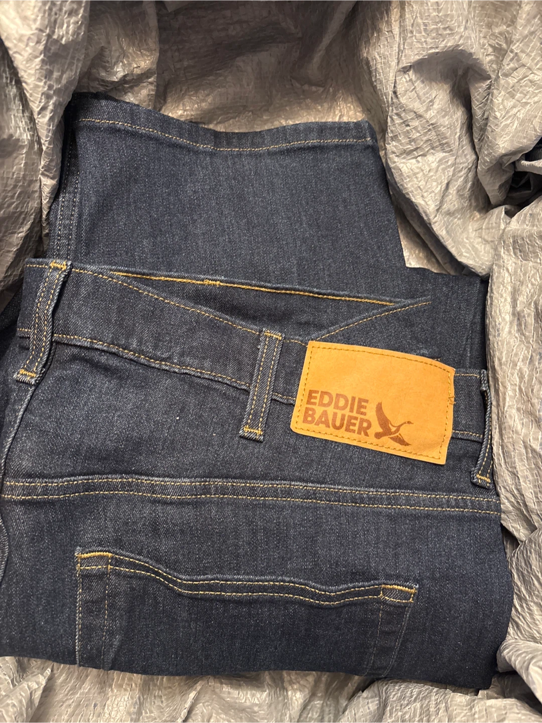NWOT Eddie Bauer Men's Straight Fit Jeans Size 40x30