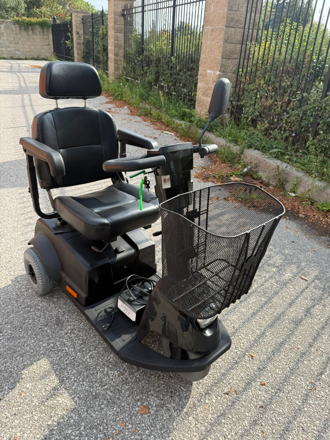 Black Fortress 1700DT Mobility Scooter with Basket - photo 2